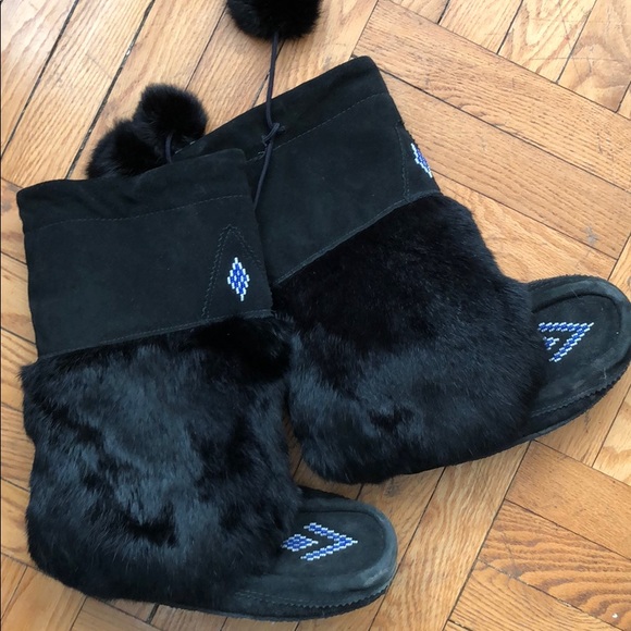 Minnetonka Shoes - Minnetonka fur boots